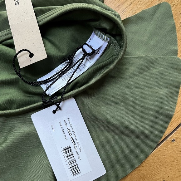 NA-KD Reborn ruffled bikini top NEW - Picture 7 of 7